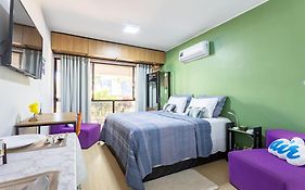 Estúdio aconchegante e funcional - cama casal ou 2 de solteiro - ar condicionado - wifi - netflix - cozinha